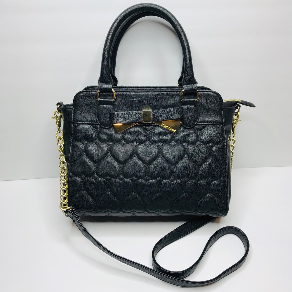 Betsy Johnson heart Quilted crossbody🖤✨